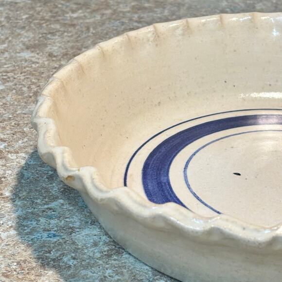 Nettlebed Pottery String Prairie Texas Ruffle Edge Holiday 11" inch Pie Plate - Picture 8 of 11